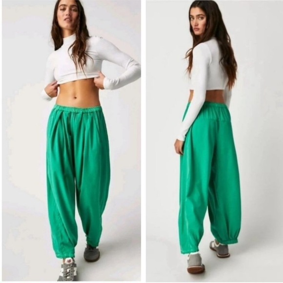Free People Pants - Free People "To The Sky" parachute pants NWOT